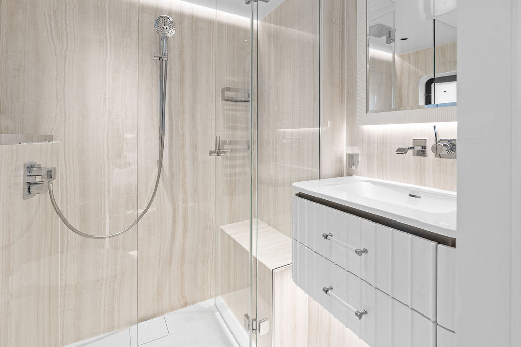 En-suite bathroom shower
