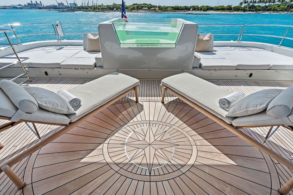 Flybridge compass rose deck & sunpads