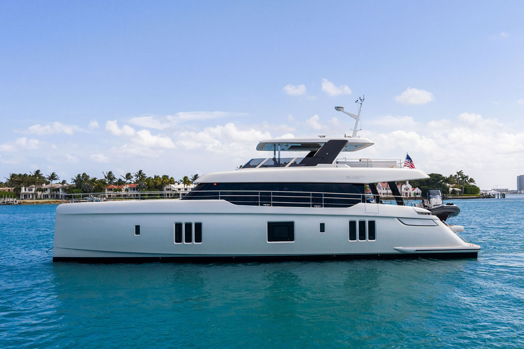 FAT CAT full profile in turquoise waters